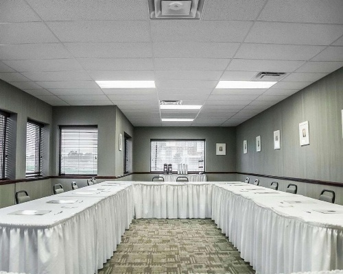 Comfort Inn Laval image 11
